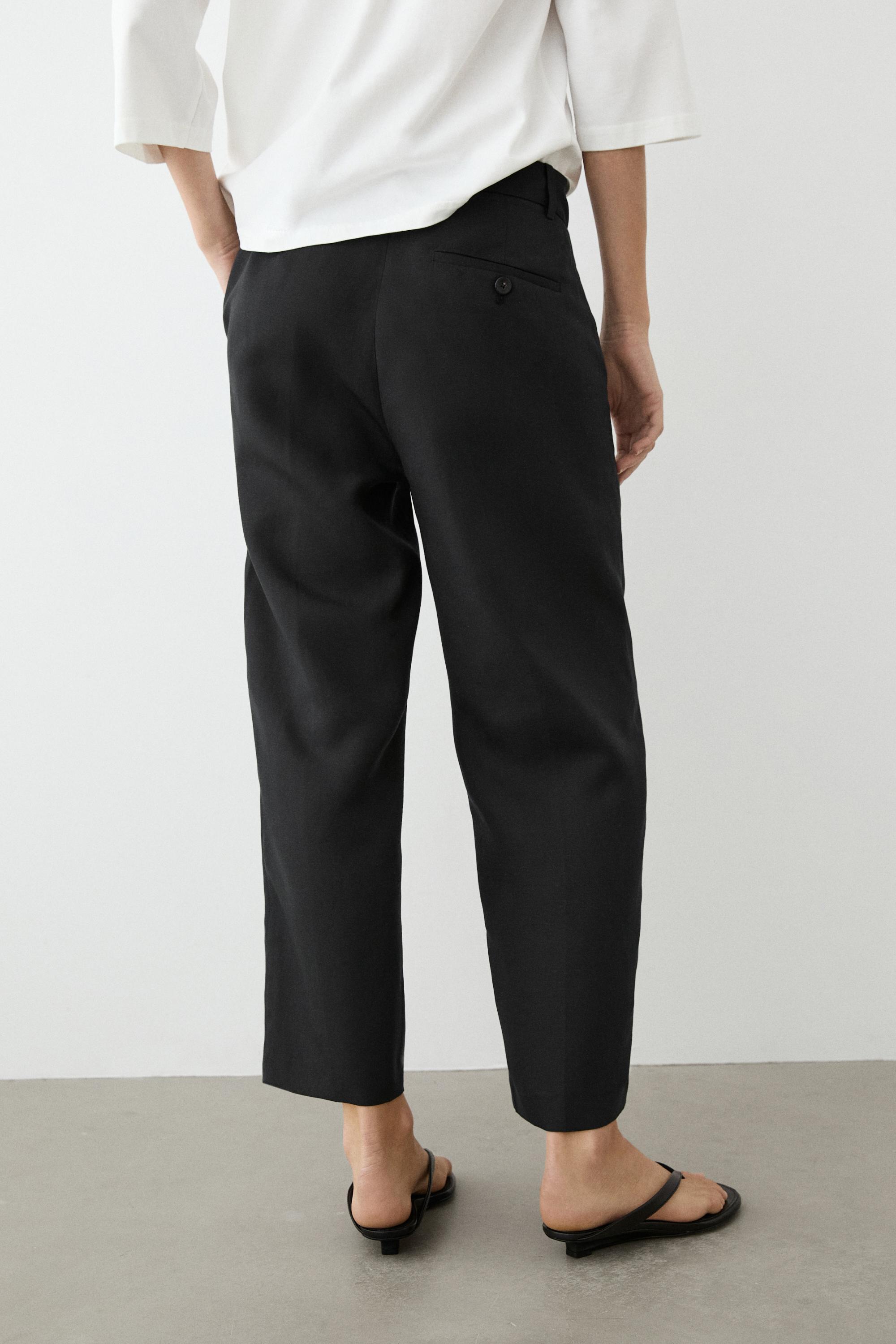 Slim fit capris